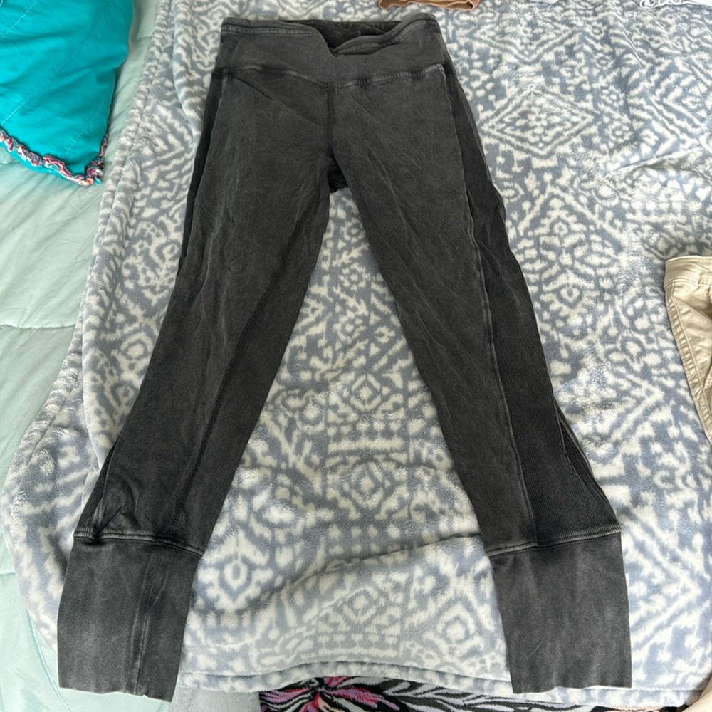 Women’s FP movement leggings. Size S. Great condition.